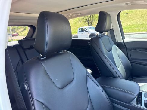 Used 2022 Ford Edge Titanium w/ Class II Trailer Tow Package image 29