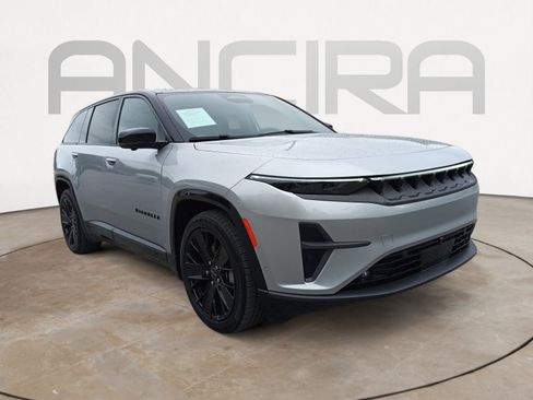 Used 2024 Jeep Wagoneer Launch Edition image 6