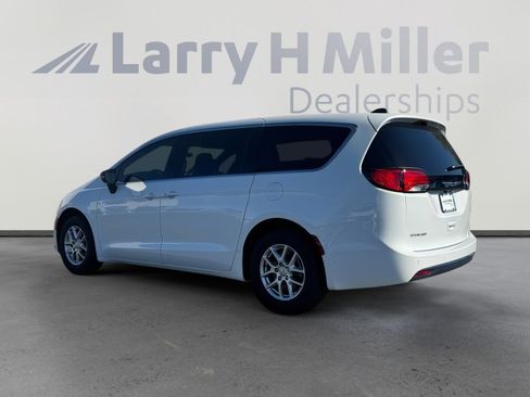 New 2026 Chrysler Voyager LX image 3