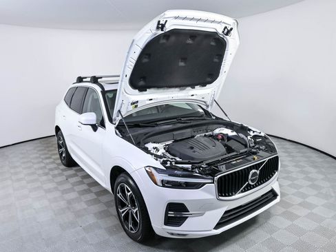 Certified 2022 Volvo XC60 B5 Momentum w/ Protection Package AWD/4WD image 30