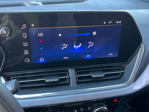 Used 2024 Chevrolet Trax LT image 26