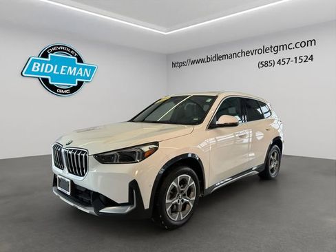 Used 2025 BMW X1 xDrive28i image 3