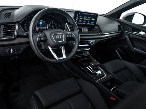 Certified 2025 Audi Q5 2.0T Premium image 8