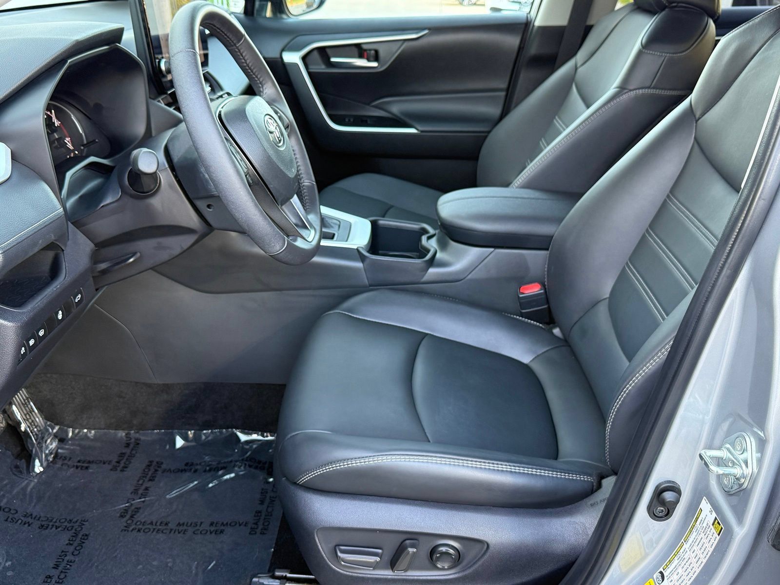 Used 2025 Toyota RAV4 XLE Premium w/ Weather Package AWD/4WD image 22