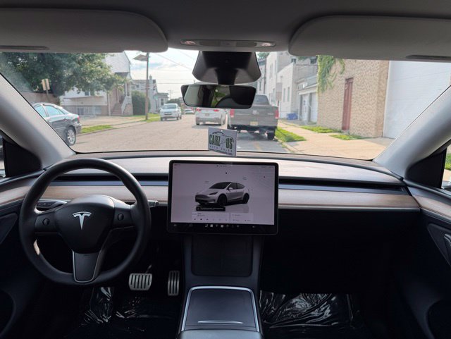 Used 2024 Tesla Model Y Performance AWD/4WD image 27