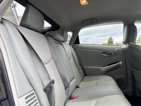 Used 2014 Toyota Prius Four FWD image 19