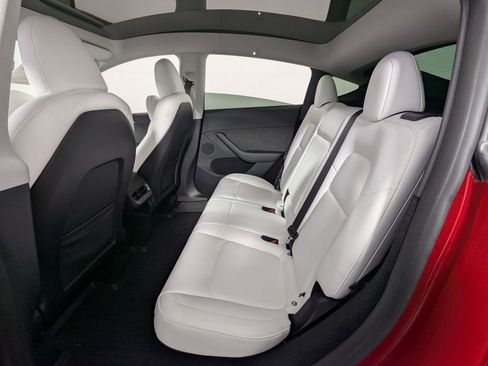 Used 2024 Tesla Model Y Long Range image 13