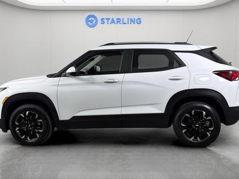 Used 2021 Chevrolet TrailBlazer LT w/ Convenience Package AWD/4WD image 3