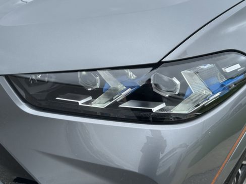 Used 2025 BMW X5 M60i image 6