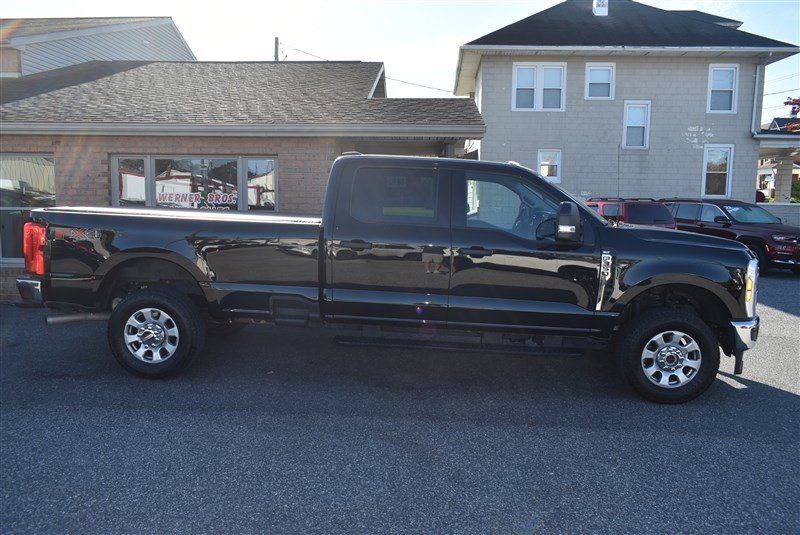Used 2024 Ford F350 XLT AWD/4WD image 2