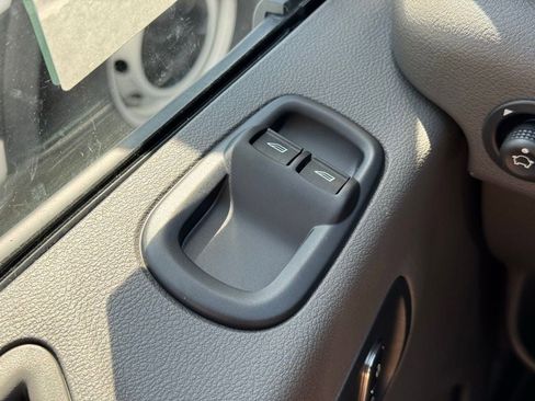 New 2025 Ford Transit 250 148 Medium Roof image 14