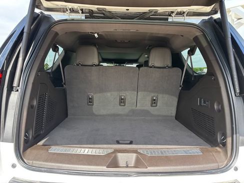 Used 2023 GMC Yukon XL Denali AWD/4WD image 32