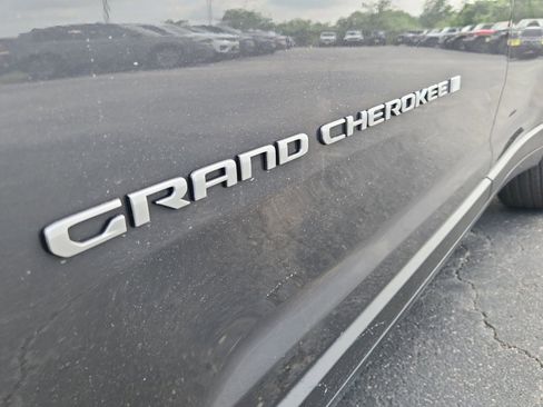 New 2026 Jeep Grand Cherokee L Limited AWD/4WD image 11
