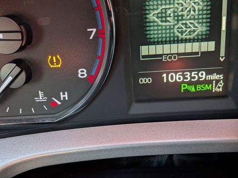 Used 2016 Toyota RAV4 Limited image 19