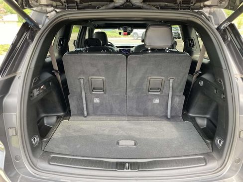 Used 2025 Jeep Grand Cherokee L Laredo RWD image 13