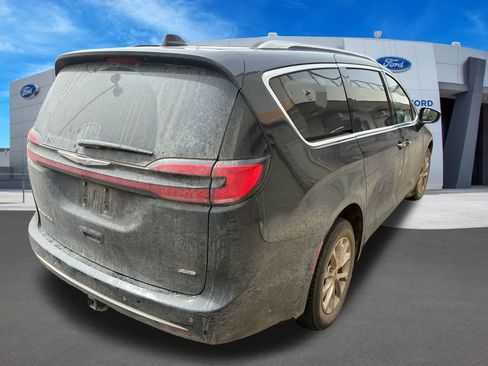 Used 2021 Chrysler Pacifica Touring-L AWD/4WD image 5