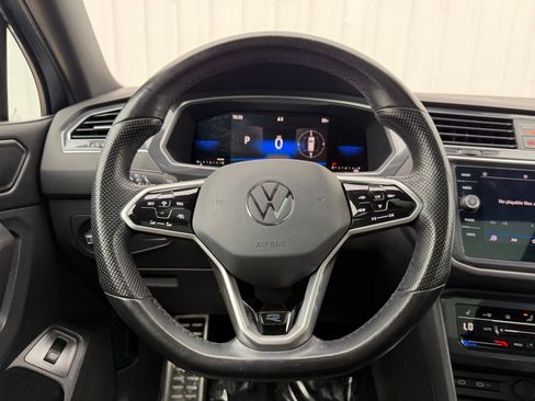 Used 2022 Volkswagen Tiguan SE R-Line image 13