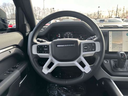 Used 2025 Land Rover Defender 110 S image 13