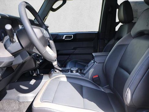 New 2026 Ford Bronco Outer Banks w/ Sasquatch Package AWD/4WD image 4
