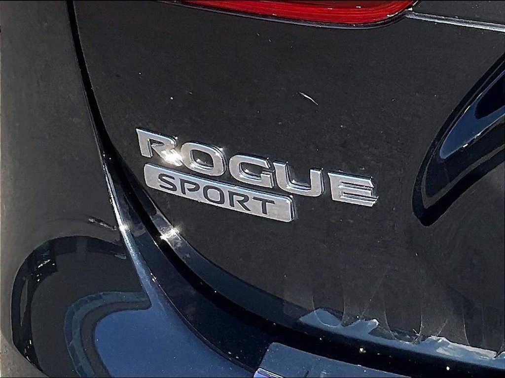 Used 2019 Nissan Rogue Sport S w/ Appearance Package AWD/4WD image 28