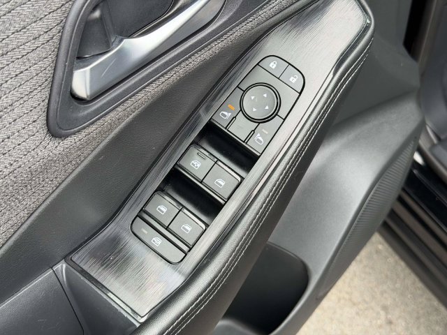 Used 2023 Nissan Rogue SV FWD image 16