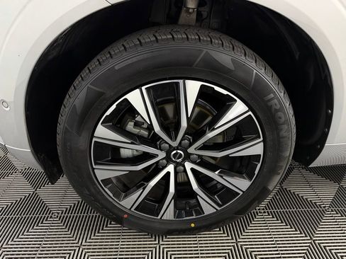 Used 2023 Volvo XC60 B5 Plus w/ Climate Package image 11