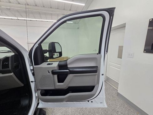 Used 2021 Ford F250 XL w/ STX Appearance Package AWD/4WD image 29