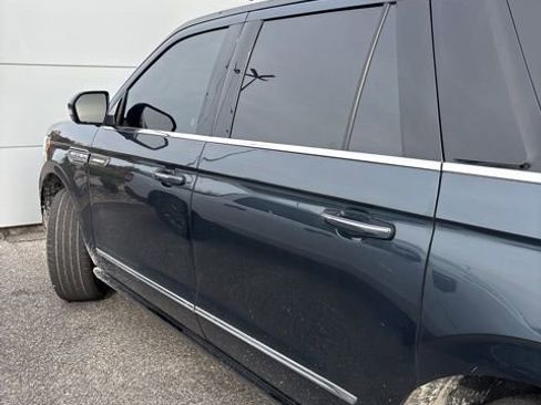 Used 2024 Lincoln Navigator L Reserve image 4