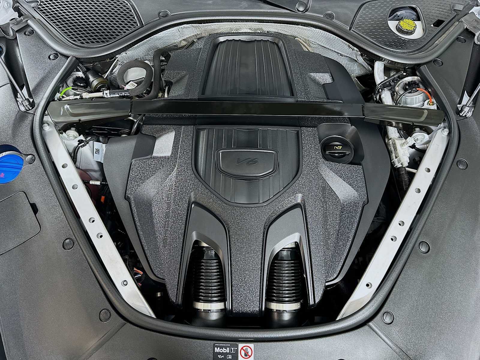 Certified 2025 Porsche Panamera RWD image 29