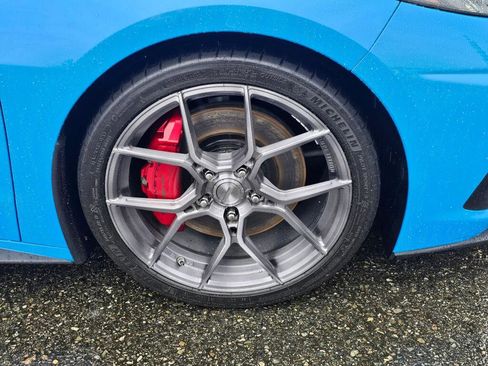 Used 2021 Chevrolet Corvette Stingray w/ Z51 Performance Package image 16