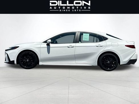 Used 2025 Toyota Camry SE FWD image 7