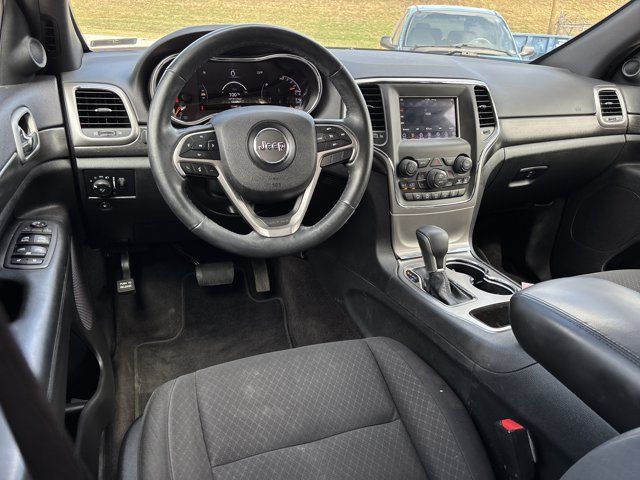 Used 2018 Jeep Grand Cherokee Laredo AWD/4WD image 16