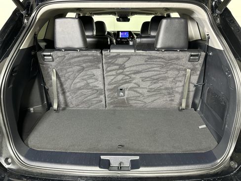 Used 2023 Toyota Highlander XLE image 63