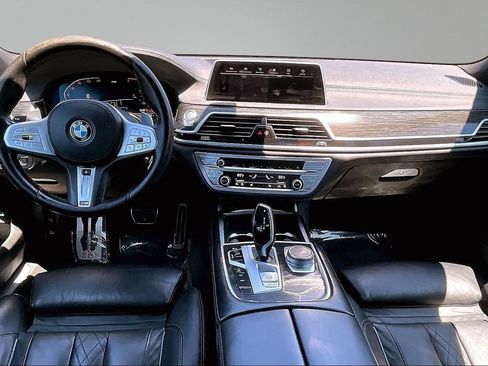 Used 2021 BMW 750i xDrive w/ M Sport Package AWD/4WD image 19