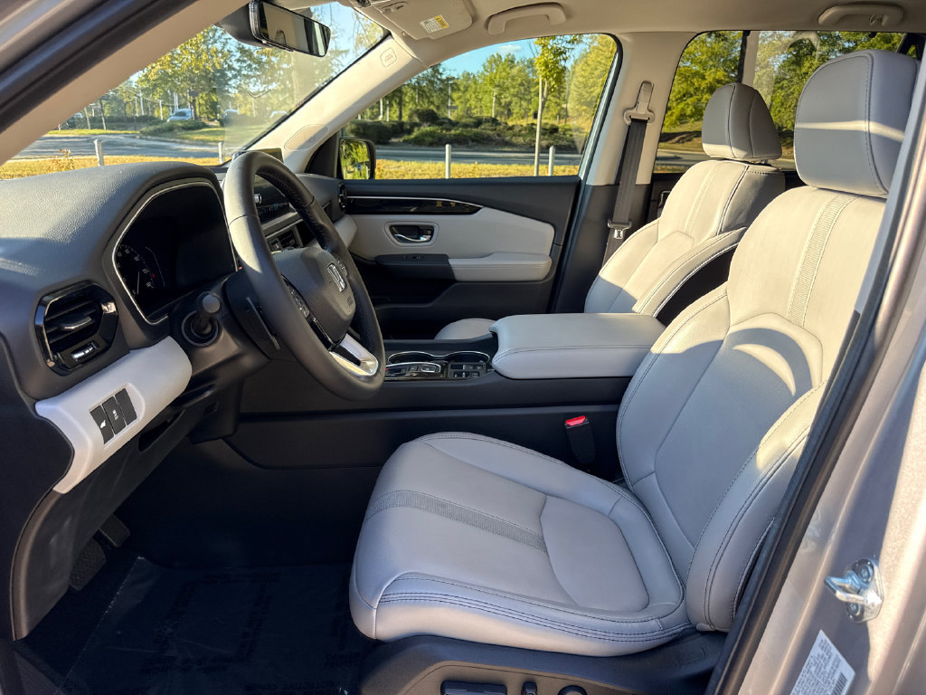 Certified 2025 Honda Pilot EX-L image 13