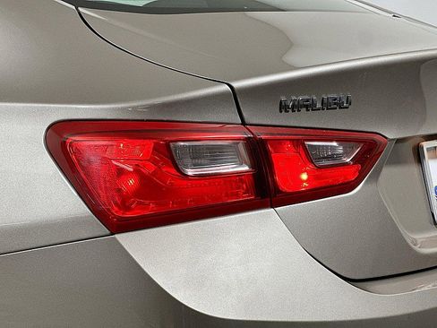 Used 2023 Chevrolet Malibu LT image 31