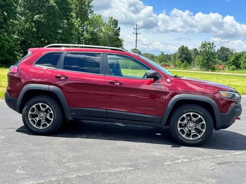 Used 2020 Jeep Cherokee Trailhawk w/ Cold Weather Group AWD/4WD image 3
