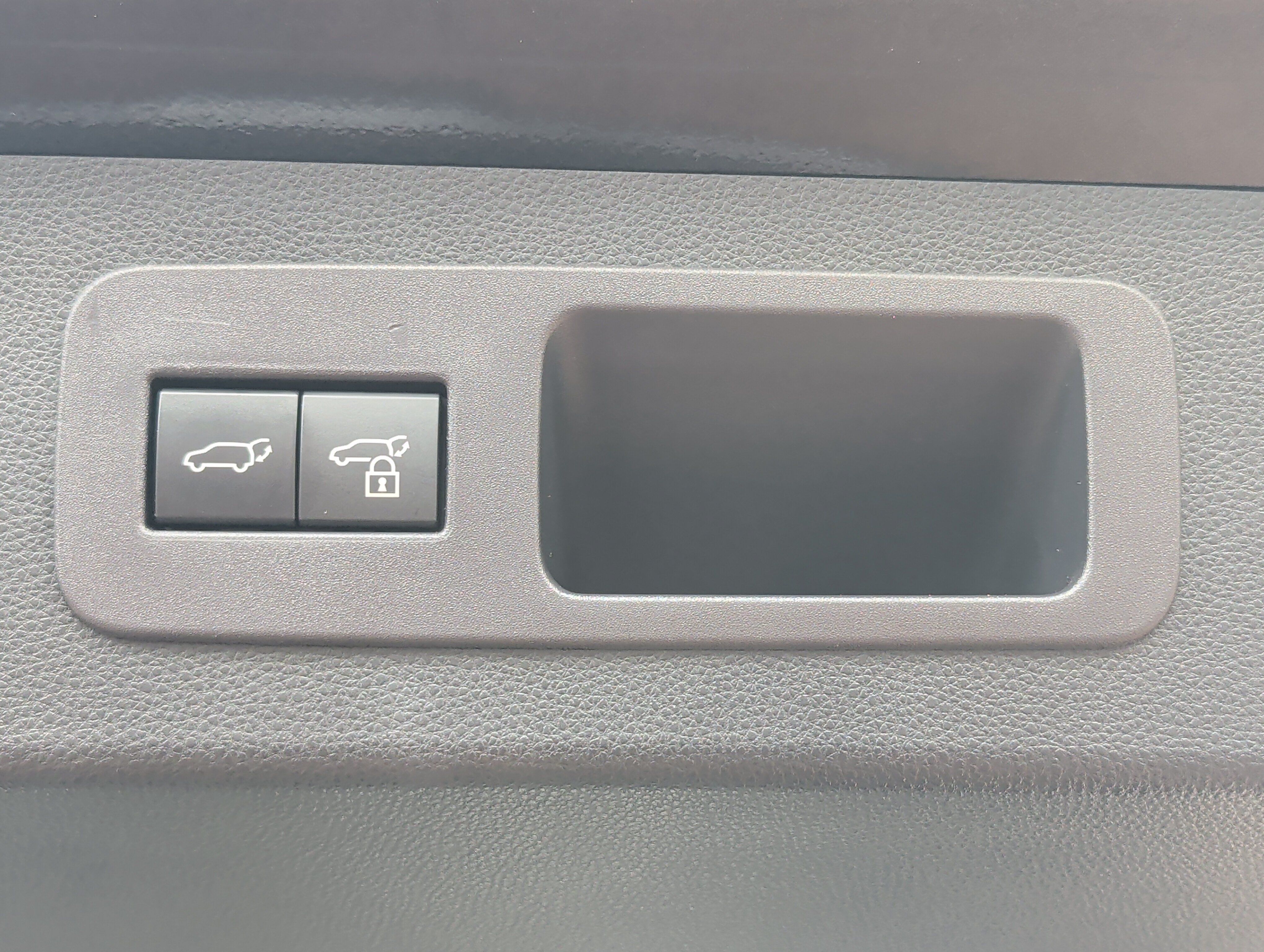 Used 2022 Lexus LX 600 4WD w/ Appearance Package image 25