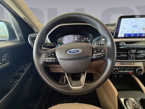Used 2020 Ford Escape SE image 13