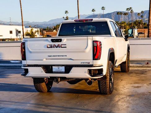 Used 2025 GMC Sierra 2500 AT4 image 9