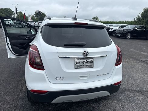 Certified 2022 Buick Encore Preferred w/ Safety Package FWD image 33