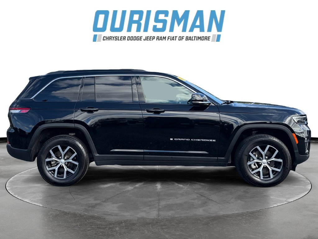 Used 2025 Jeep Grand Cherokee Limited AWD/4WD image 7