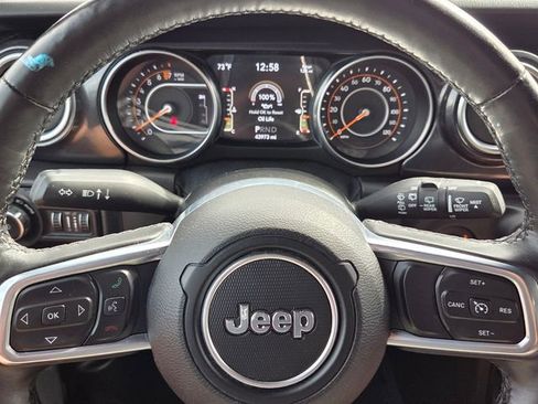 Used 2020 Jeep Wrangler Unlimited Sahara AWD/4WD image 25