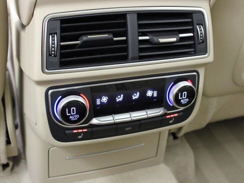 Used 2017 Audi Q7 3.0T Prestige w/ Prestige Package image 41