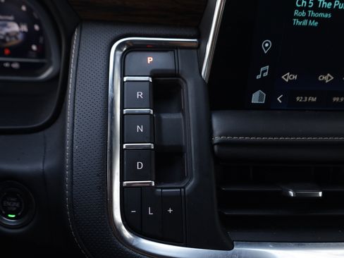 Used 2023 Chevrolet Suburban Premier image 11