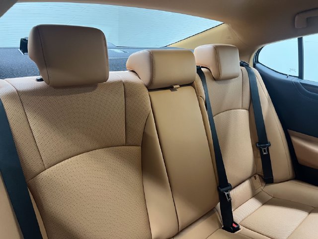 Certified 2024 Lexus ES 300h w/ Premium Package FWD image 13