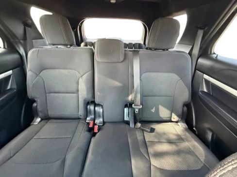 Used 2017 Ford Explorer XLT AWD/4WD image 32