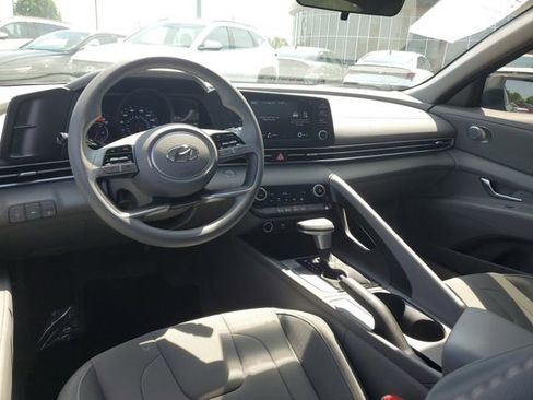 Certified 2023 Hyundai Elantra SEL FWD image 8
