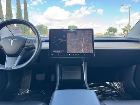 Used 2018 Tesla Model 3 Long Range RWD image 14