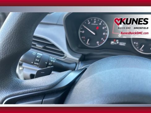 Used 2024 Subaru Crosstrek 2.0i Premium image 18